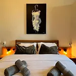 The Stag Ultracentral Oldtown Apartment *