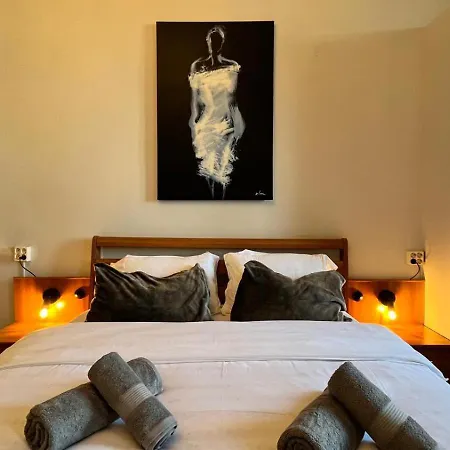 The Stag Ultracentral Oldtown Apartment *